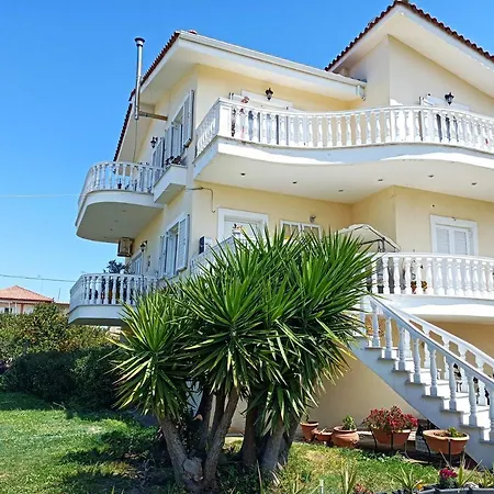 Villa Dani Aigio Esterno foto